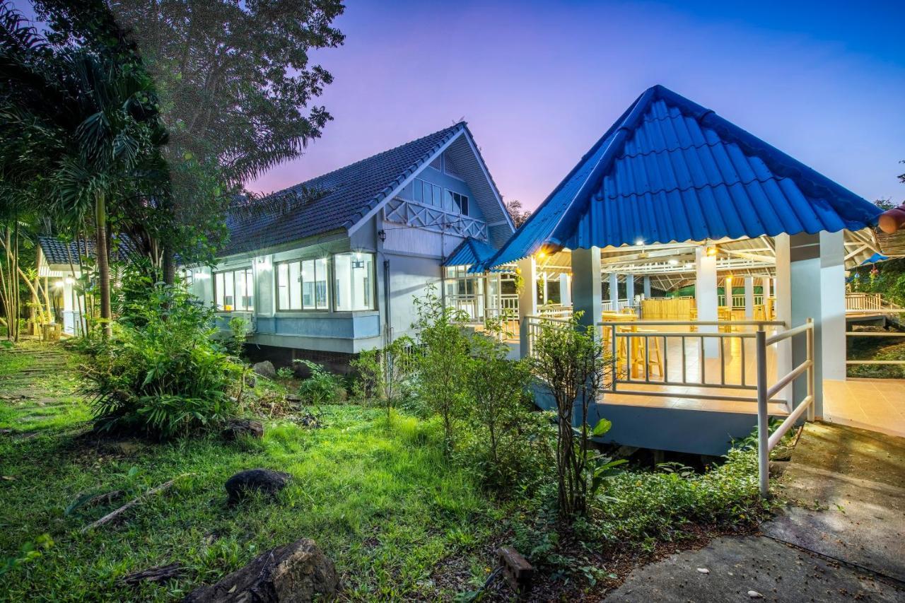 Ivy Cottage By Qiu Muak Lek Exterior photo